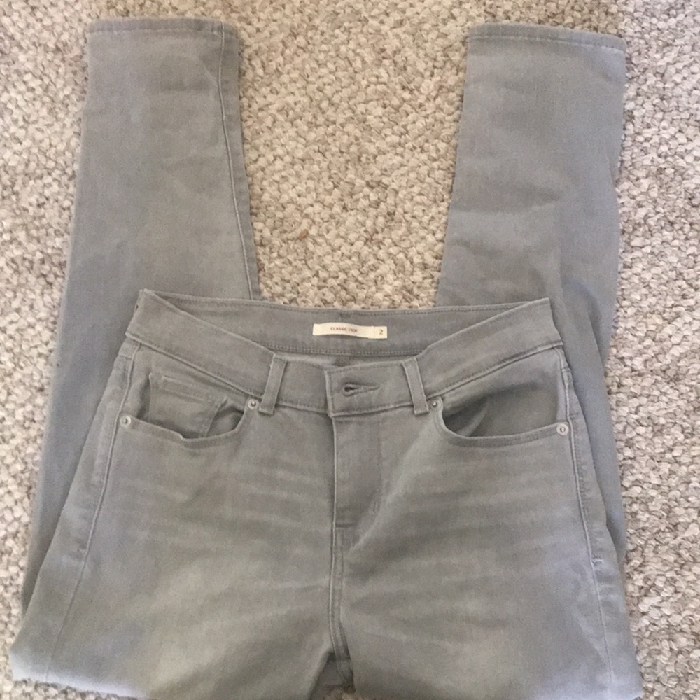 Levi’s Gray Crop Jeans